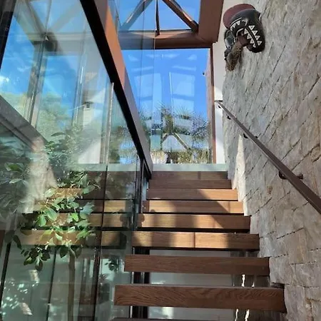 Karma, Vue Mer, Piscine