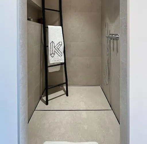 Karma, Vue Mer, Piscine