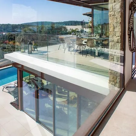 Karma, Vue Mer, Piscine