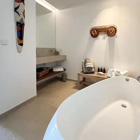 Karma, Vue Mer, Piscine