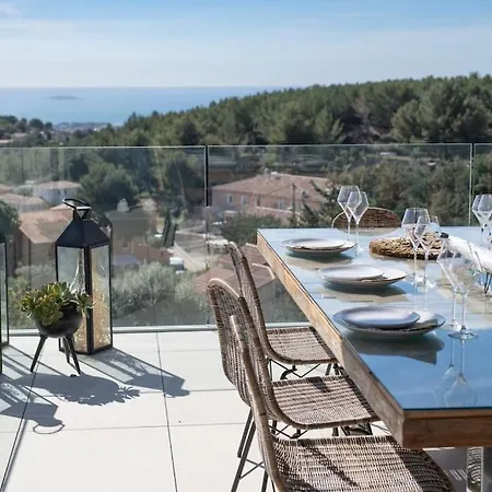 Karma, Vue Mer, Piscine