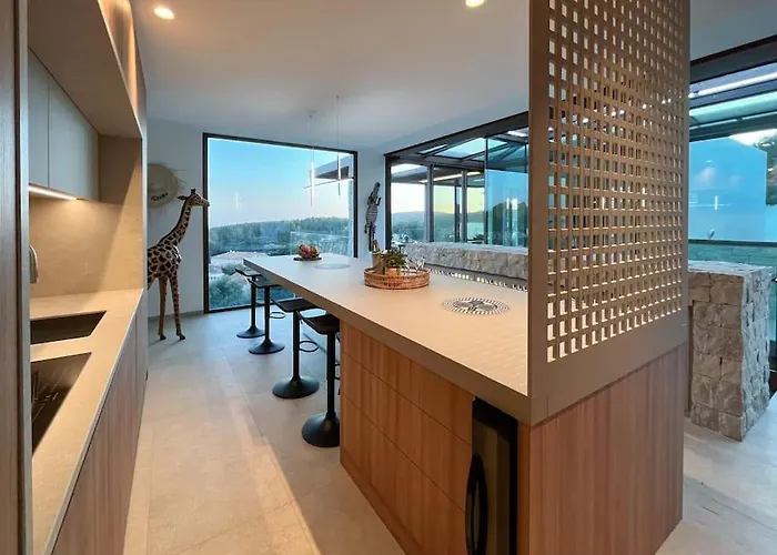 Karma, Vue Mer, Piscine