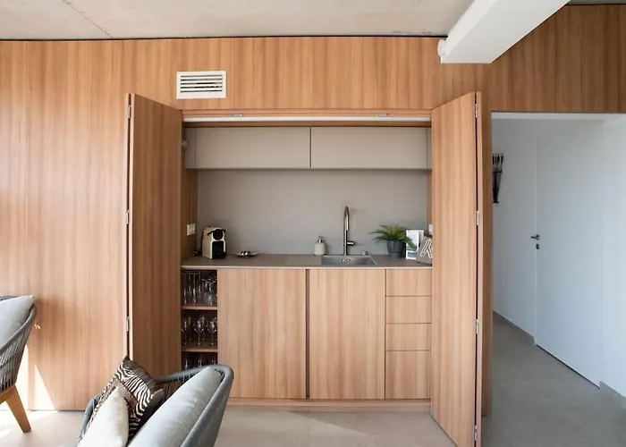 Karma, Vue Mer, Piscine